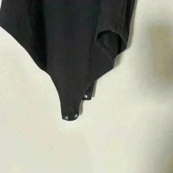 Black front tied bodysuit - Picture 8 of 10